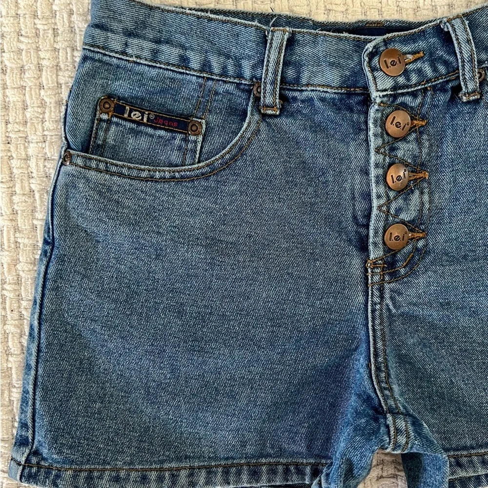 SOLD Y2k L.e.i Jeans Denim Shorts - Picture 3 of 6